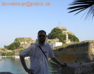 Pohľad na starú pevnosť z mesta